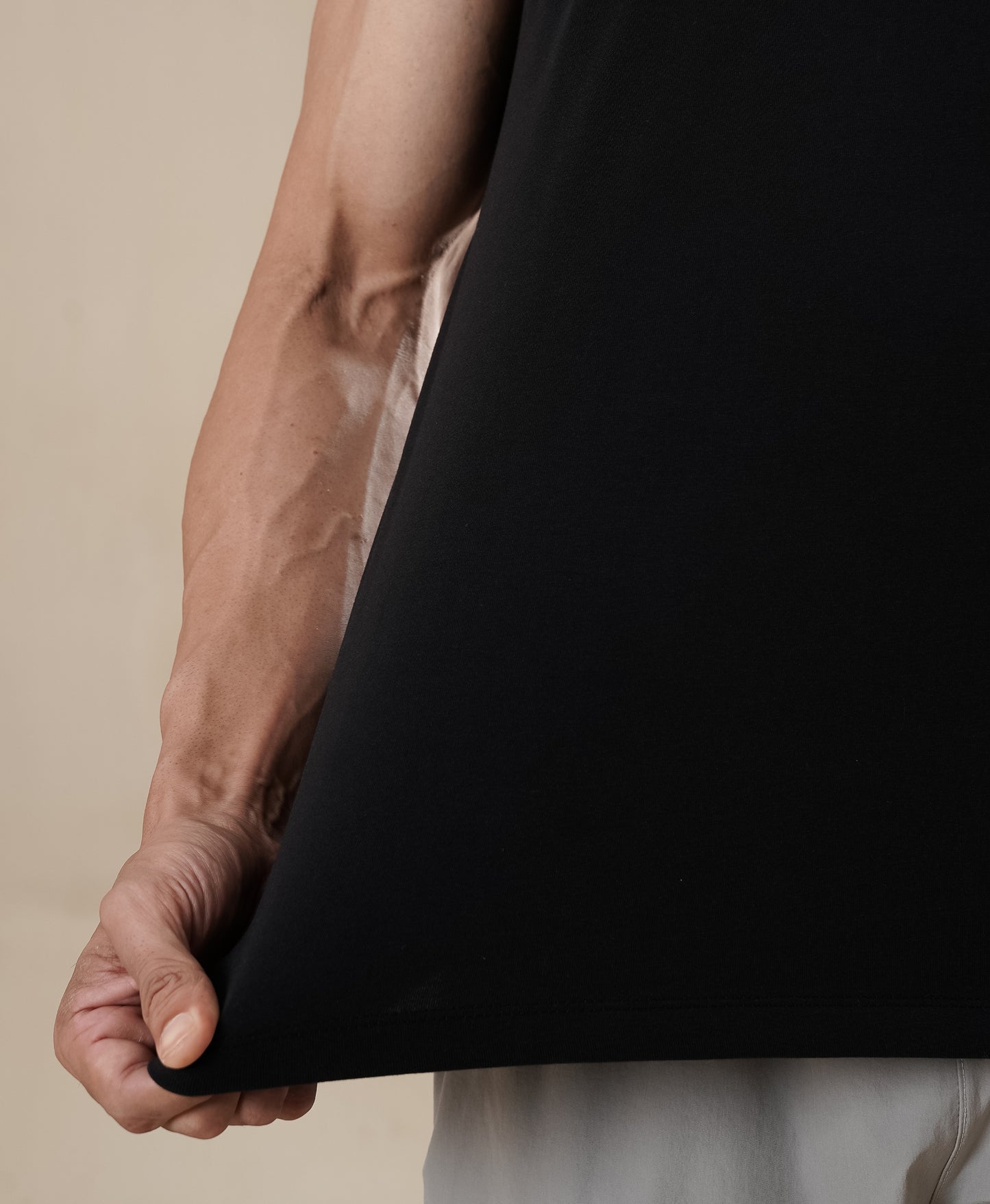 Essential Tank - Jet Black