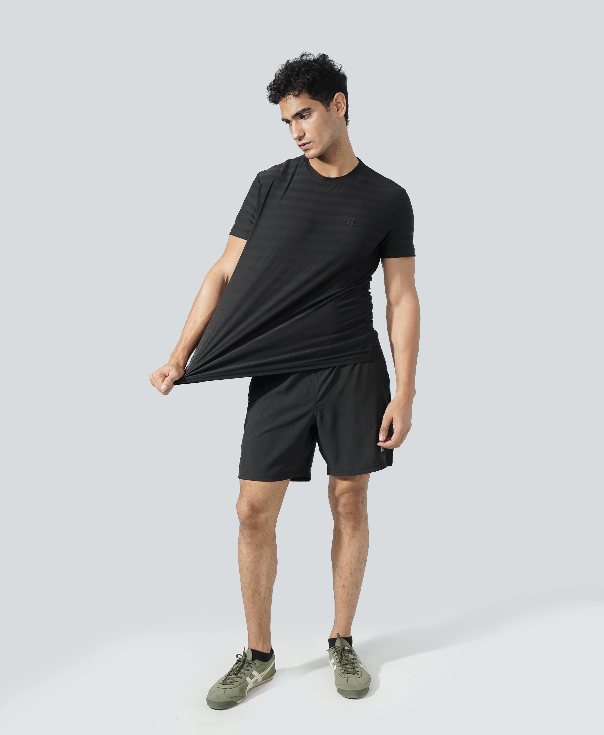 Windrunner Tee - True Black