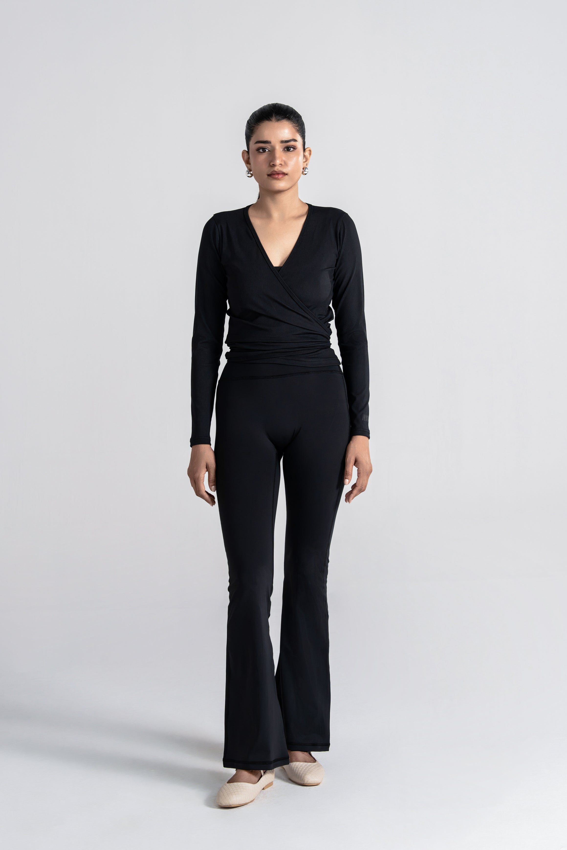 Soft Sculpt Flare Legging - Jet Black