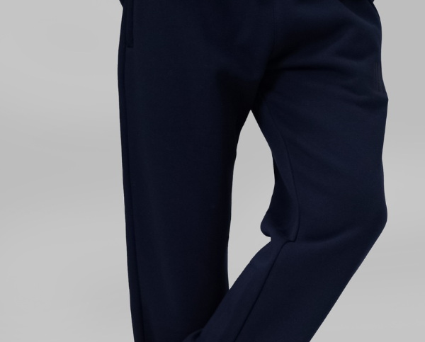 Relaxed straight fit