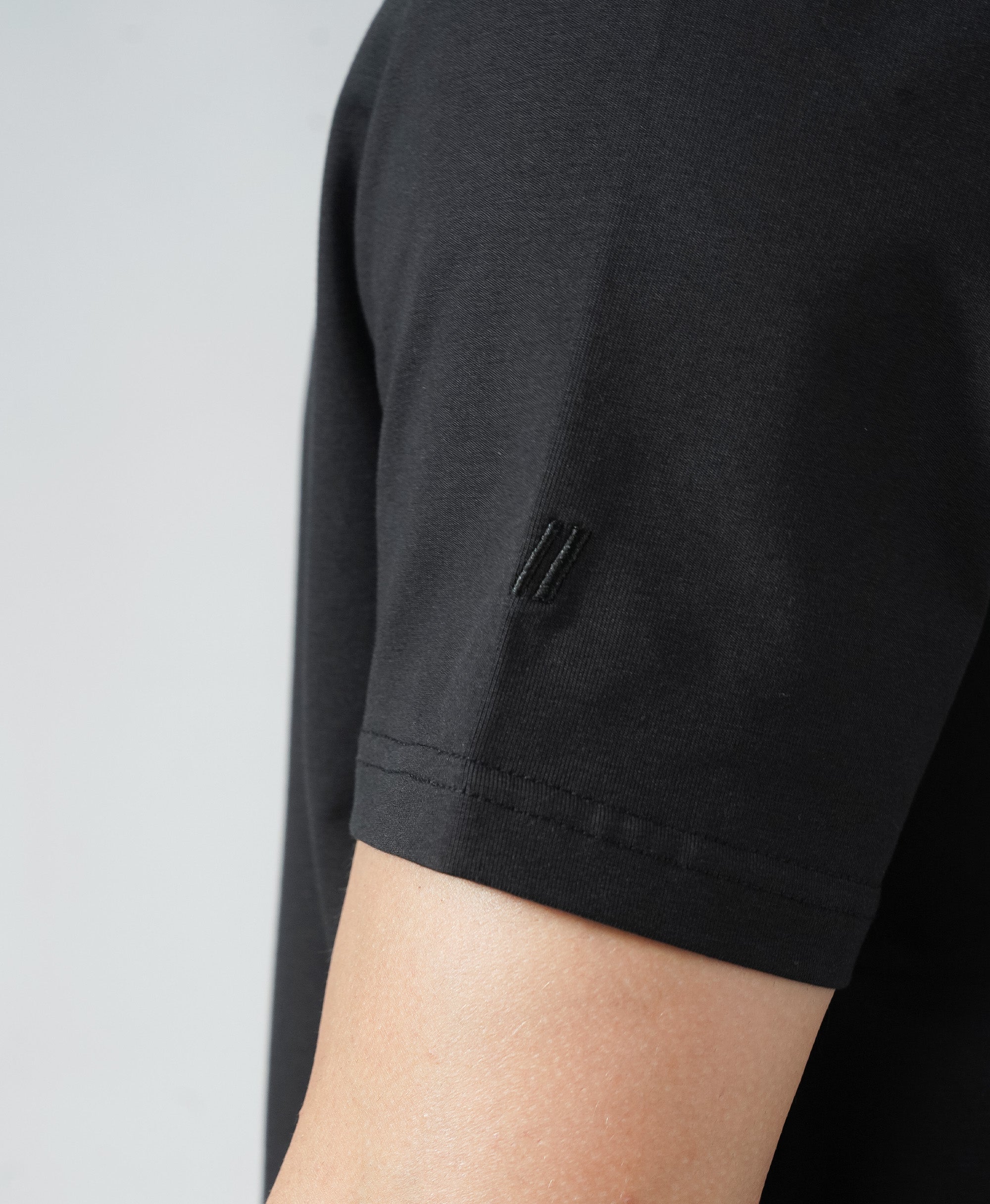 24.7 Tee - True Black