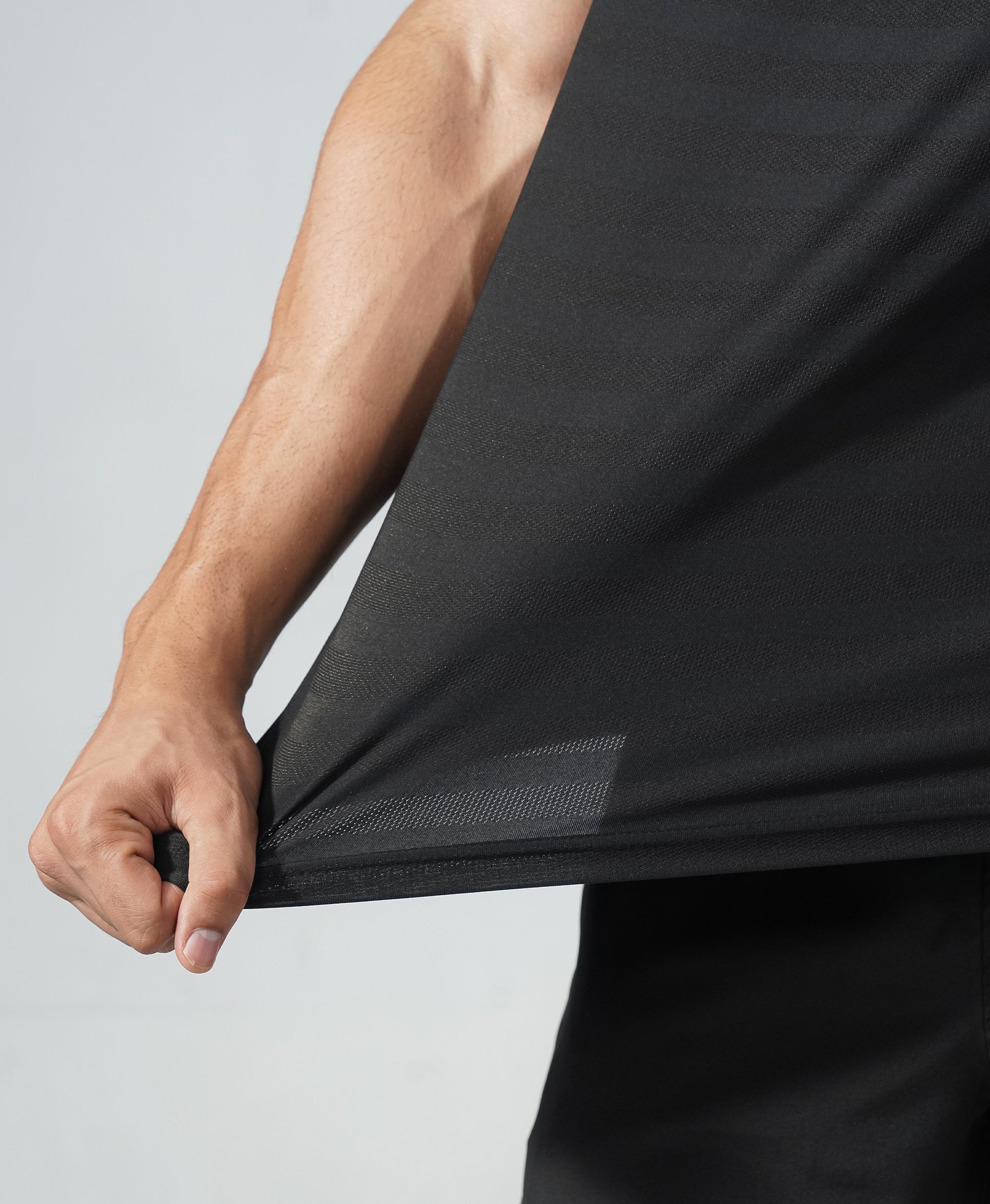 Windrunner Tee - True Black