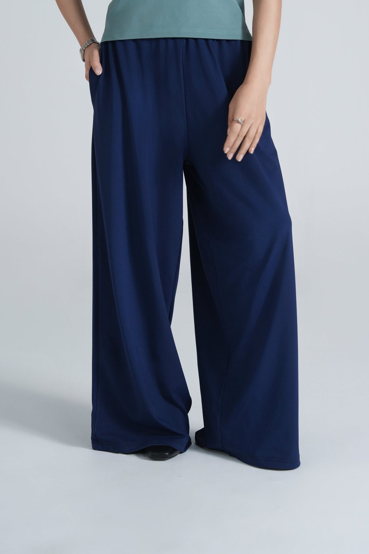 Studio Wide-Leg Pant - Midnight Navy