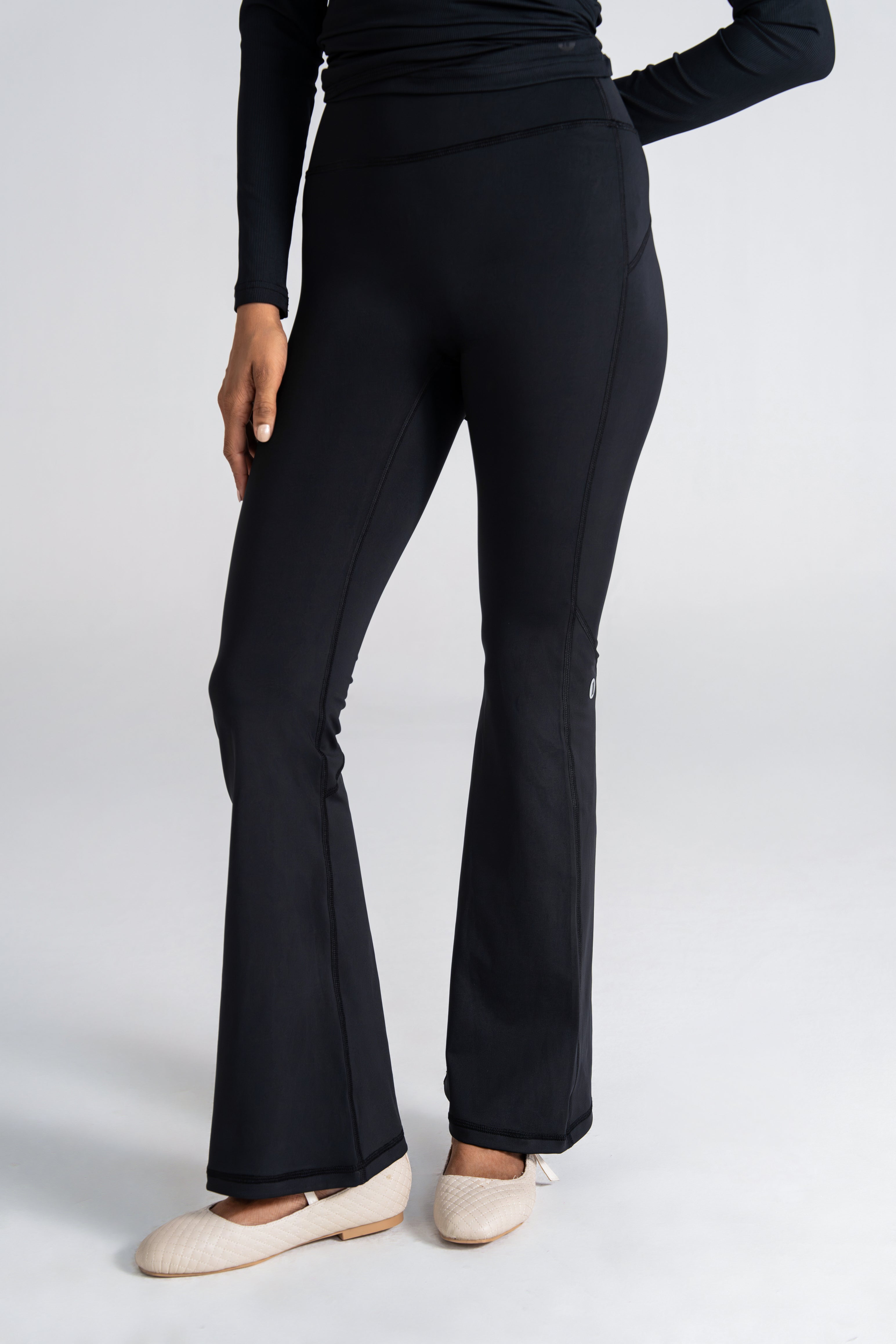 Soft Sculpt Flare Legging - Jet Black