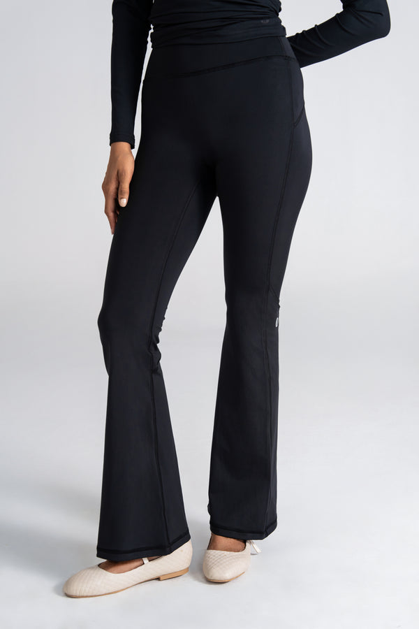 Soft Sculpt Flare Legging - Jet Black