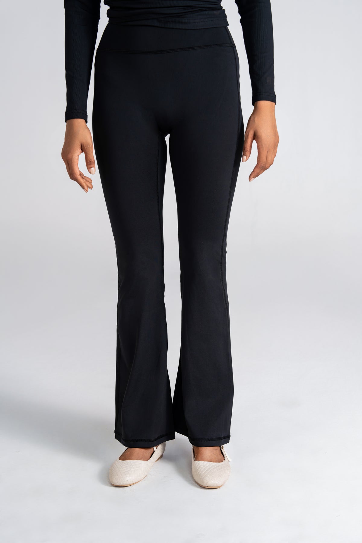 Soft Sculpt Flare Legging - Jet Black