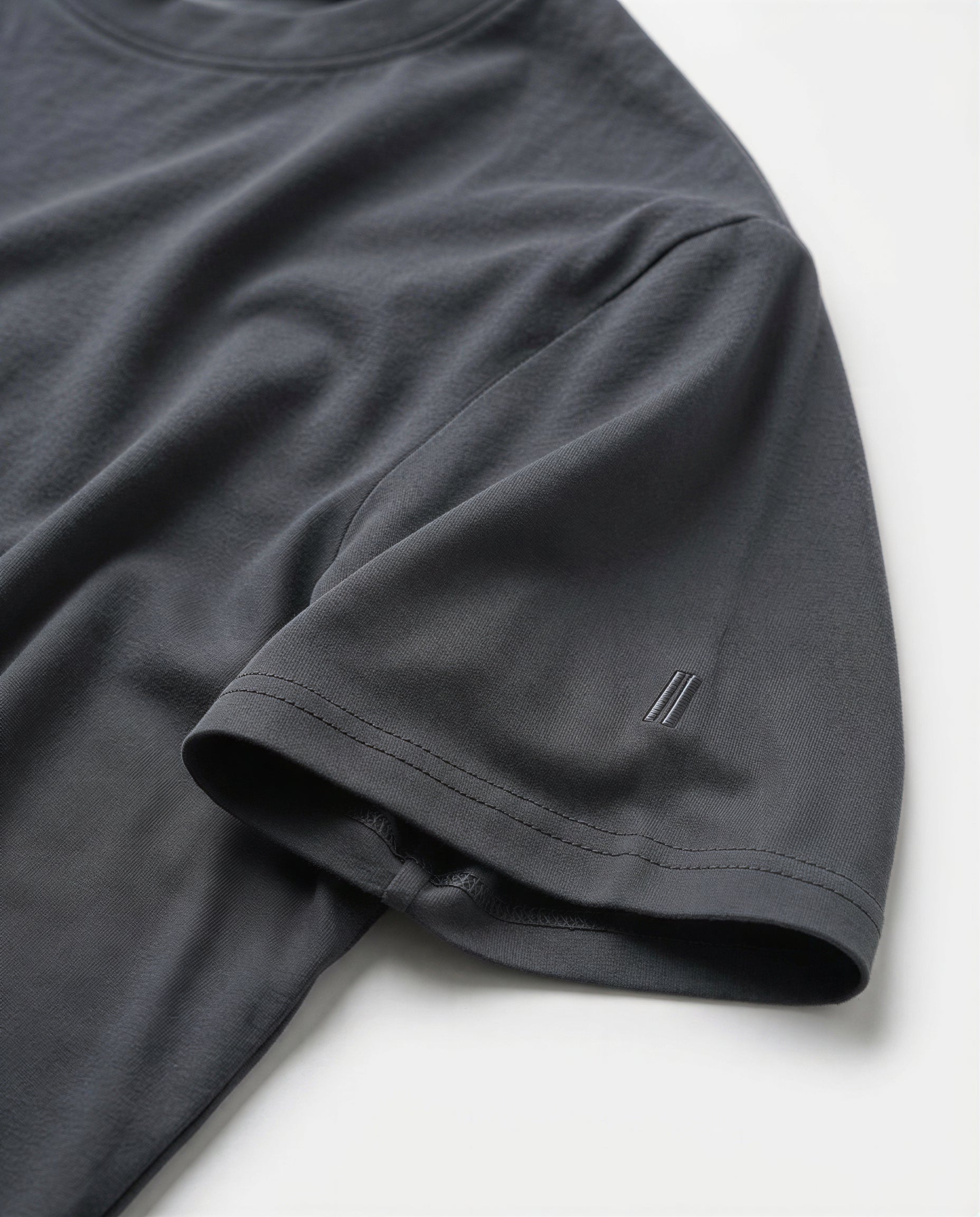 24.7 Tee - Anthracite